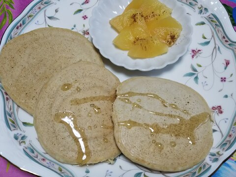 珈琲ホットケーキとりんご煮のおやつプレート☆